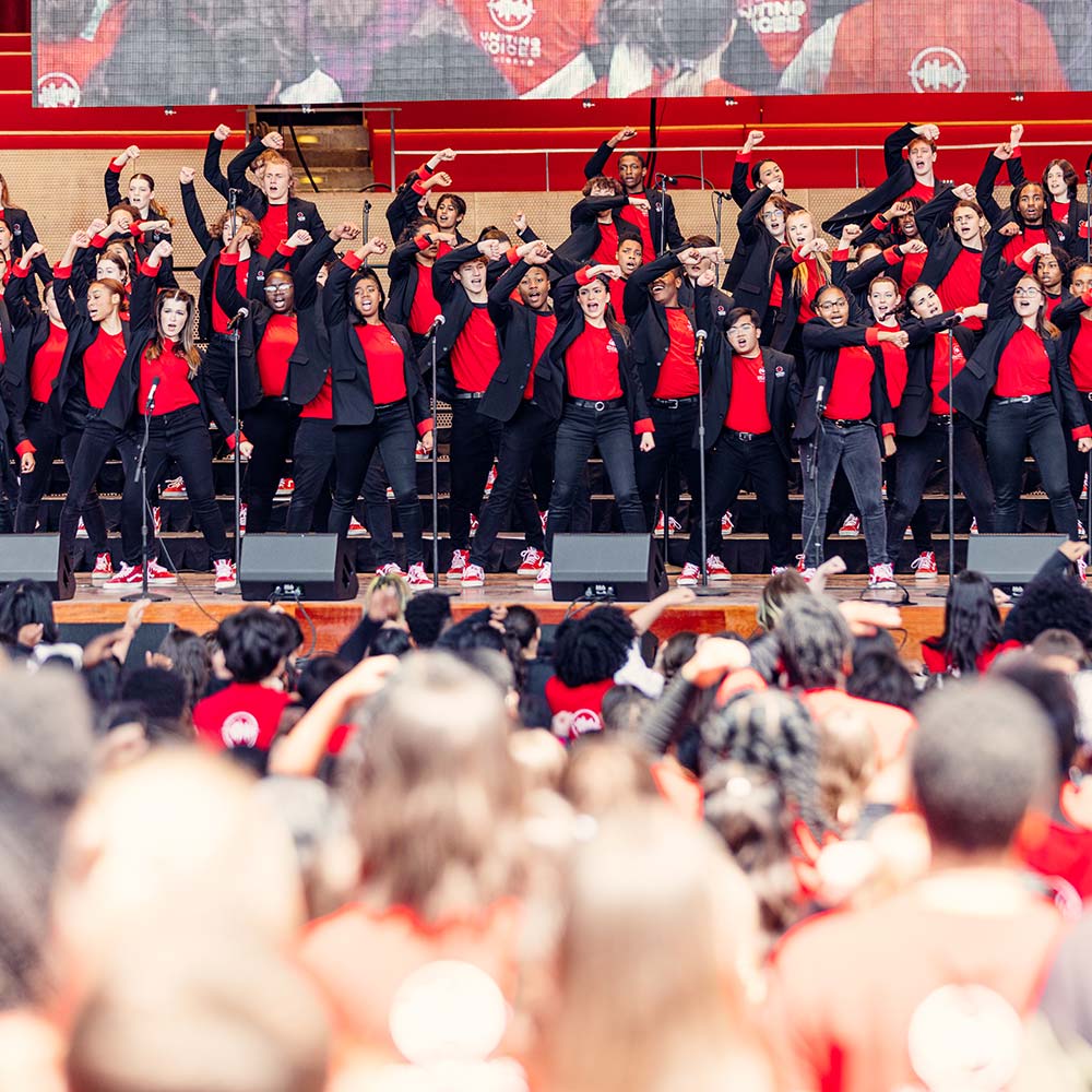 Make Your Voice Heard 🎶
Our after-school programs create one-of-a-kind experiences that make a lasting impact far beyond the stage.
Register by July 31 and save 10 percent on tuition: unitingvoiceschicago.org/register