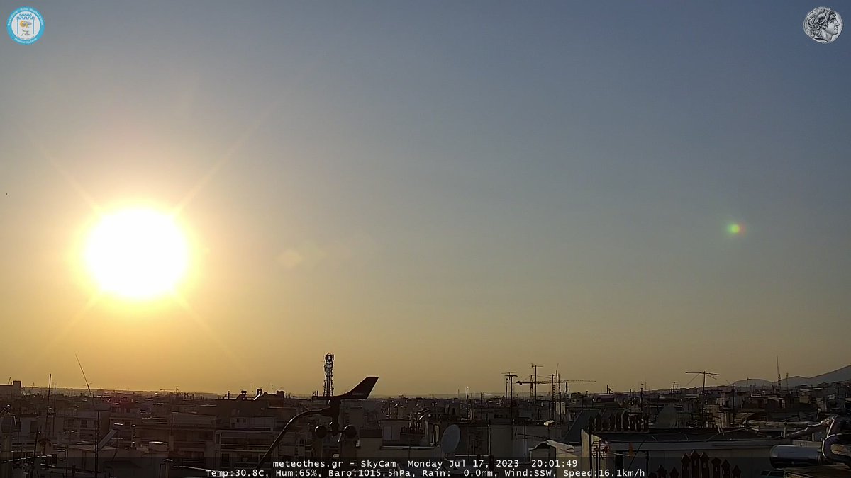 meteothesgr's tweet photo. 20:02, Dry, Temp:30.8C (Hi 33.4/Lo 26.9), Hum:65%, Baro:1015.6hPa, Wind:11.3km/h-S, Rain:  0.0mm-Forecast:https://t.co/hulPYF6NOB https://t.co/MKbzwK8BBJ