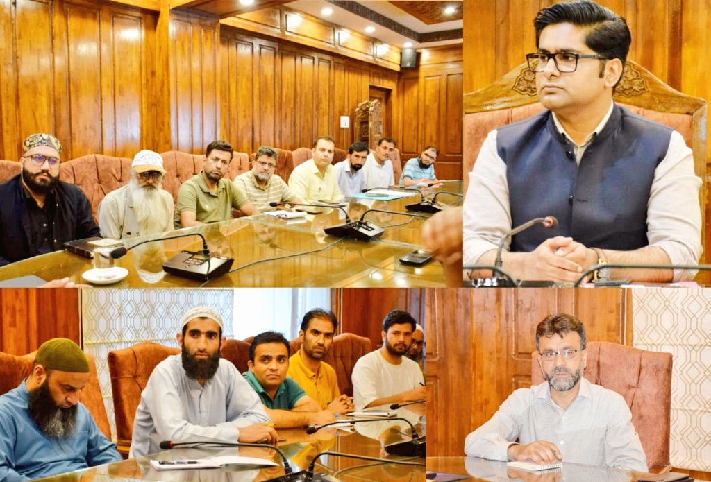 dcbandipora's tweet photo. DC @owais_ias reviews arrangements regarding observance of Annual Urs of Hazrat Nanga Baji Saahib. 

The meeting was attended by ADC, DySP HQ, Tehsildar Aloosa and other  concerned officers/ officials from PHE, PDD, Transport, Forest, Fire & Emergency Services and Health Department and members of Management Committee of the Shrine/ Annual Urs. 

@diprjk 
@ddnewsSrinagar 
@bandiporapolice 
@dicbandipora