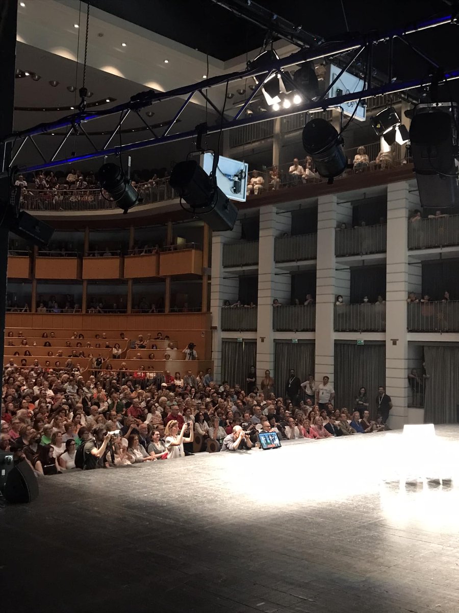 Alcune immagini dalla recente Conferenza/Concerto dedicata a Beethoven che con #CorradoAugias abbiamo tenuto a Bologna al Festival 'Repubblica delle Idee'. Grande presenza e calore di pubblico ♥️🎼