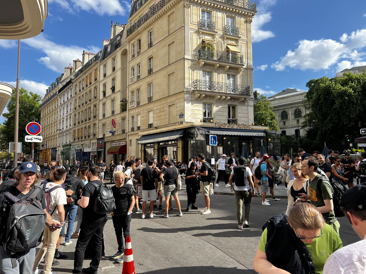 Orbiter_Finance's tweet photo. 🛸Bonjour! Nous sommes à l'EthCC! @EthCC Guess who’s at ETHCC Paris ready to meet you all and rock the ZKP Party tomorrow. Let the good times roll! 🔥#EthCC #ZKP https://t.co/Yx0PgTAwP4