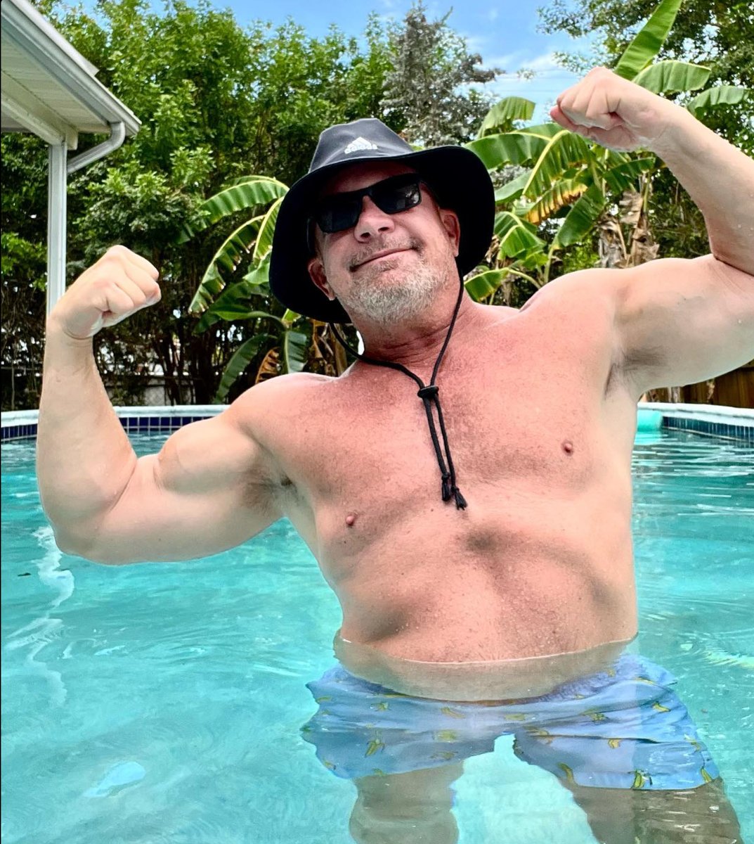 HelmetGrease's tweet photo. Best doctor in the pool @therealdrfootmiami.
https://t.co/Aydmp8tCDn

#gay #HelmetGrease #gaypride #dilf #Sweepstakes #pridemonth #loveislove #freebies #Pride #getgreased
#musclebear #gayboy #Pride2023 https://t.co/XJUSnppCPD