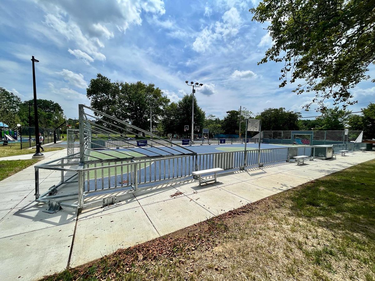 Villagephilly's tweet photo. We thank the community members who fought so hard to make this project happen.🫶🏾

#resourcealert #fairhillhartranft #northphiladelphia #northphilly https://t.co/w8JUPnC7qU