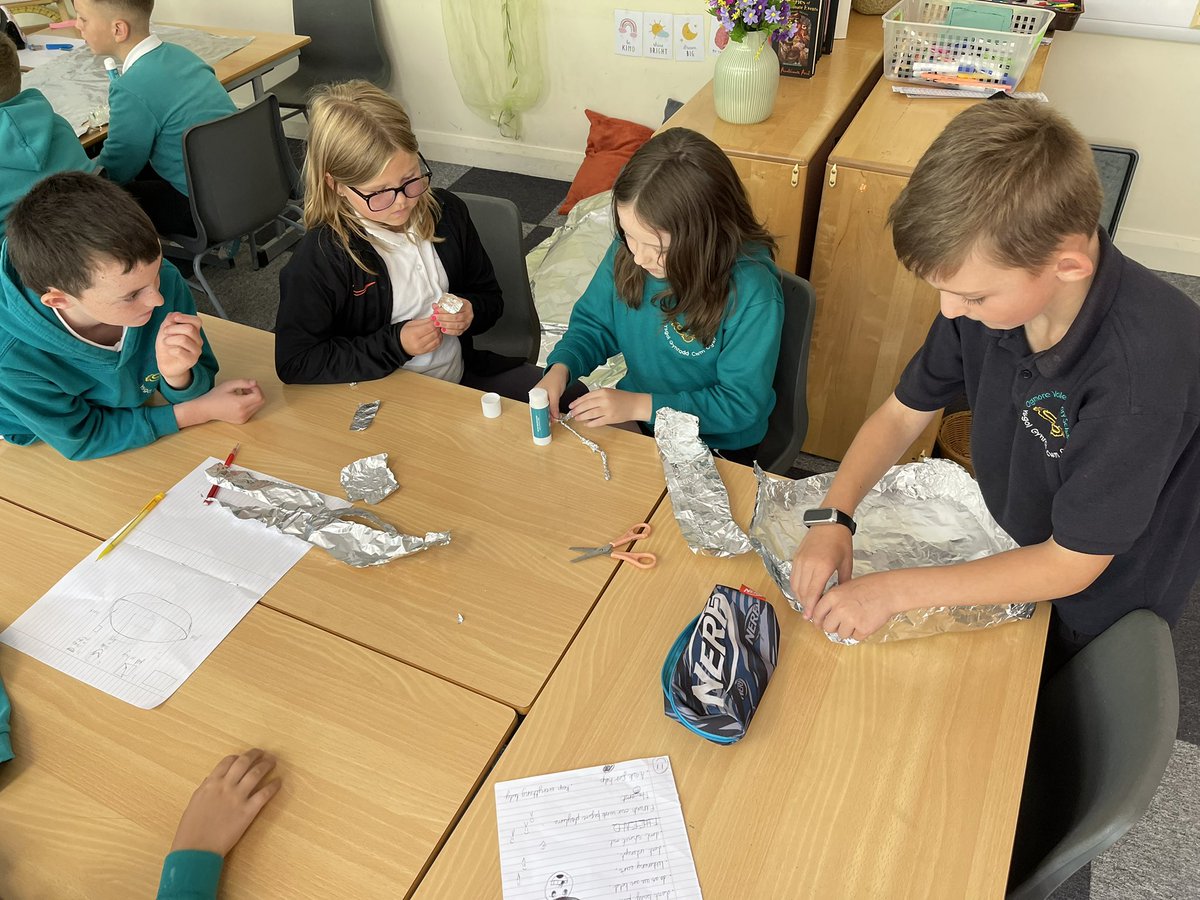 OVPSMrsFreeman's tweet photo. #OVPSclass9 #transitionweek we enjoyed our first STEM challenge today - making a foil boat to see how many coins it would hold before sinking https://t.co/f9F7ggvKxJ