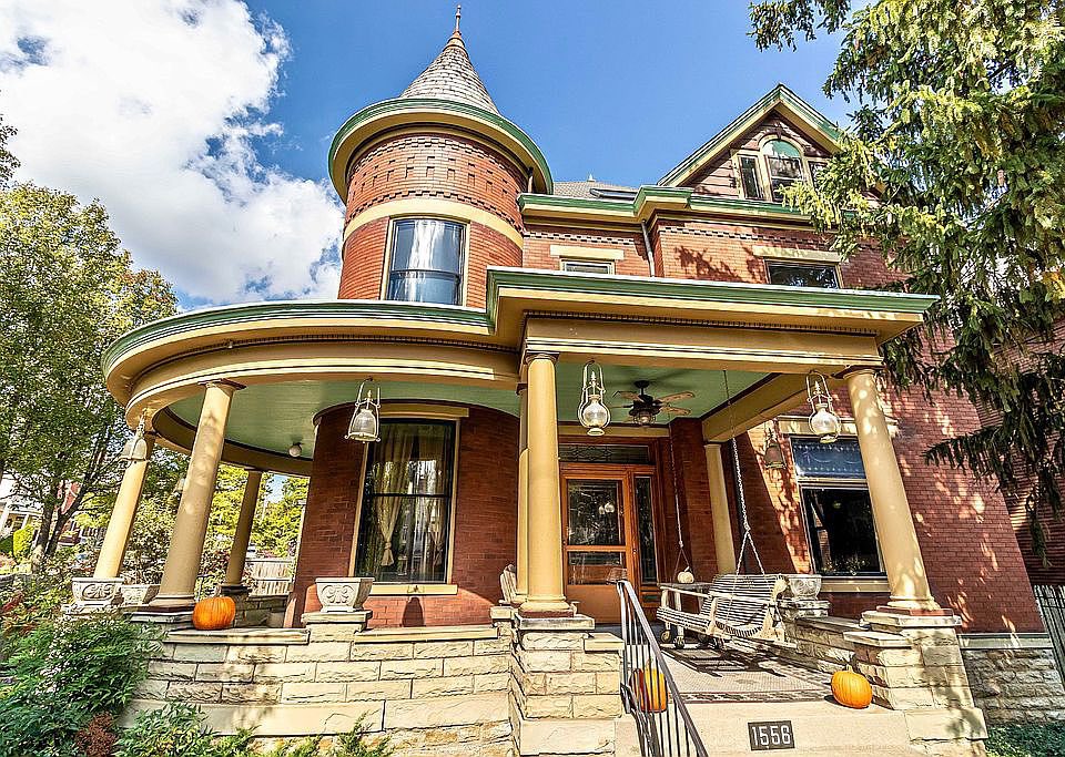leahfrombklyn's tweet photo. Welp, was I a tad too hasty in naming Chicago as the top spot for “Homes with Character”?

Cause Cincinnati folks let me know they would like a word…😂

I present to you: Walnut Hills and Northside, Cincinnati… https://t.co/lt8fSrEo26