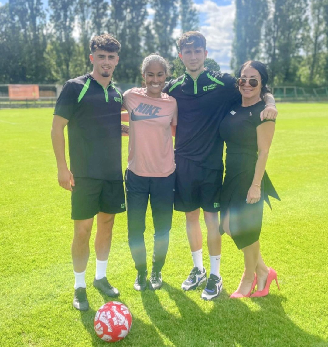 ThreeBridgesFC's tweet photo. England @Lionesses legend @rachelyankey11 spent her day at Jubilee Field today whilst filming something exciting with our community partners Nuffield Health 🏴󠁧󠁢󠁥󠁮󠁧󠁿👀🎥 https://t.co/pKIR2EgN14
