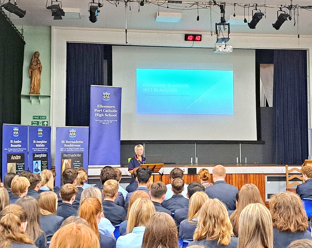 MrM_Hughes's tweet photo. If anyone else would like to find out more about this talk, please do get in touch with Claire directly via @evans76_claire. Her passion for sharing her knowledge was a perfect balance of honesty and fact. Education really does matter! 
#MakeitCount #PersonalSafety https://t.co/a6w3jepY9U