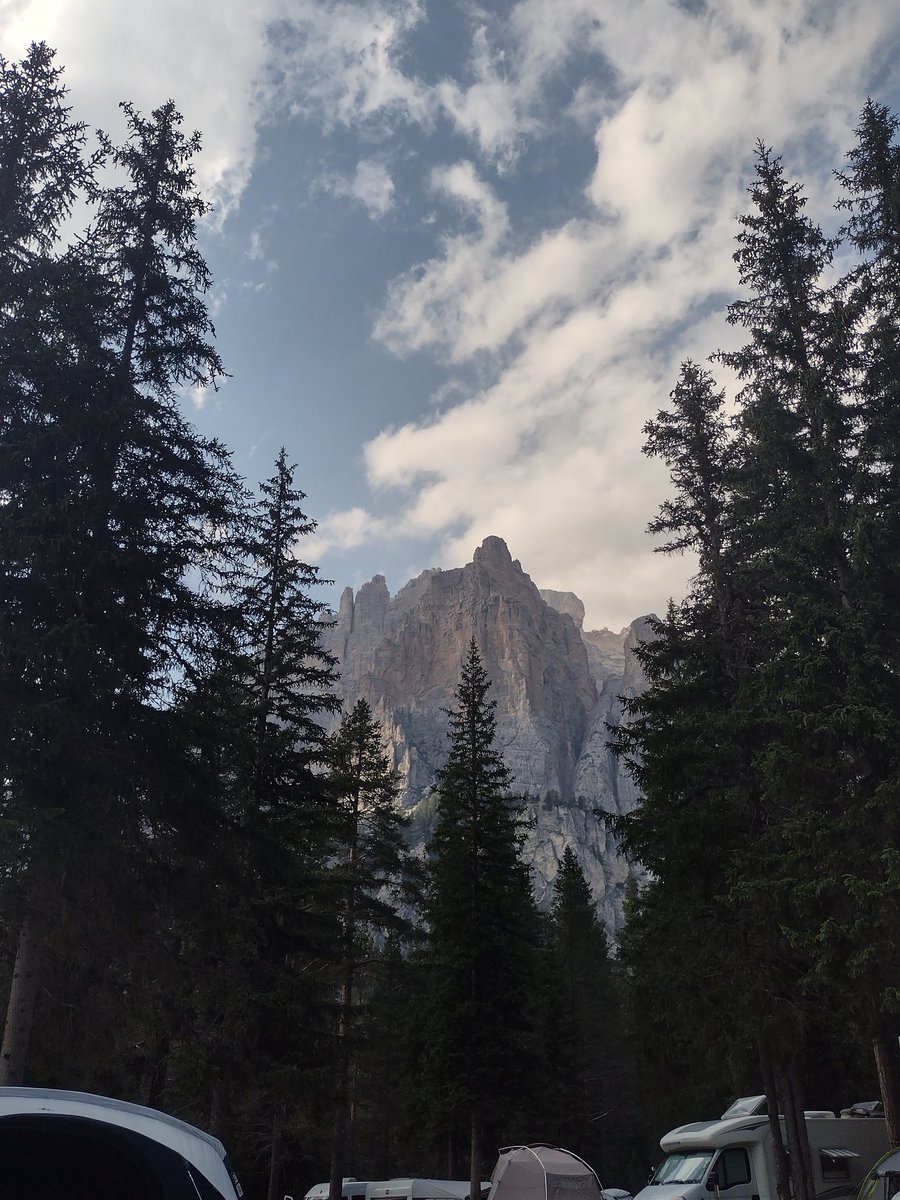 Erstes Etappenziel erreicht: Camping mitten in den Dolomiten 😻