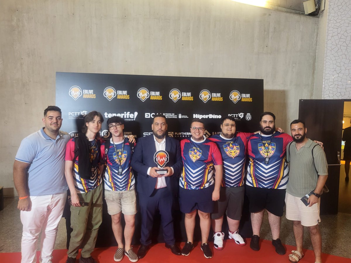 SFSolarFlare's tweet photo. ¡Querido equipo de League of Legends de @Tenerife_GG ! Queremos agradecerles de corazón por el increíble desempeño que mostraron en el torneo. Aunque la victoria no estuvo de nuestro lado, logramos algo aún más valioso: una convivencia y un gran hermanamiento entre jugadores y staff técnico. 
Esto no habría sido posible sin la confianza depositada por nuestros patrocinadores @elplansl #Tacoronte . 
¡Seguimos creciendo juntos! 💪🏆 
#TenerifeGG #EquipoUnido #enciendelallama #solarpower