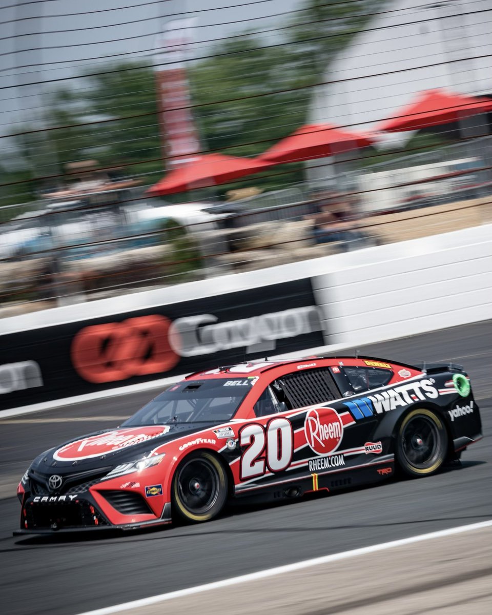 NASCAR's tweet photo. .@CBellRacing restarted 30th after a loose wheel on Lap 78. 

In just 40 laps, he’s re-entered the top 10! https://t.co/JnMtZW6iK6