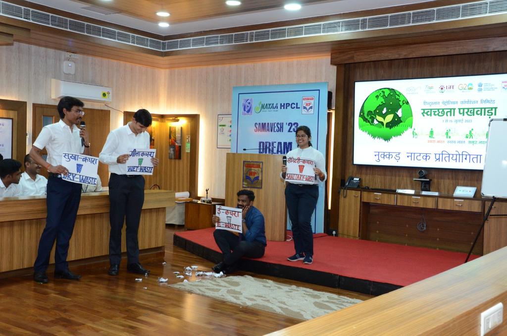 Igniting change in the society towards #Swachhta thru NukkadNatak by #Samavesh participants at #HPMDI a temple of learning for @HPCL