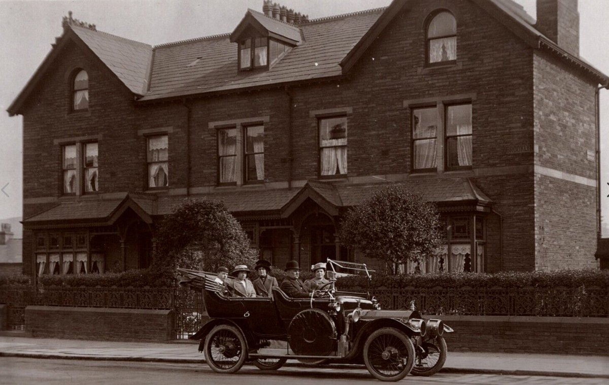 SaltsWalks's tweet image. Proud producer &amp;amp; purveyor of footwear for #Shipley folk, Lupton Brooks traded in Kirkgate &amp;amp; was an Overseer of the Poor. The first to own a motor car &amp;amp; to install electric lights in Shipley, he posed with family outside his home ‘Brooklyn’ at 1 Bingley Rd. #RealLives