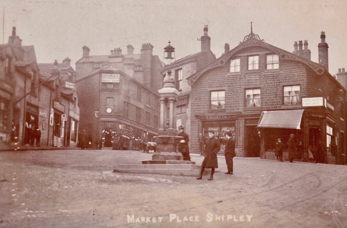 SaltsWalks's tweet image. Proud producer &amp;amp; purveyor of footwear for #Shipley folk, Lupton Brooks traded in Kirkgate &amp;amp; was an Overseer of the Poor. The first to own a motor car &amp;amp; to install electric lights in Shipley, he posed with family outside his home ‘Brooklyn’ at 1 Bingley Rd. #RealLives
