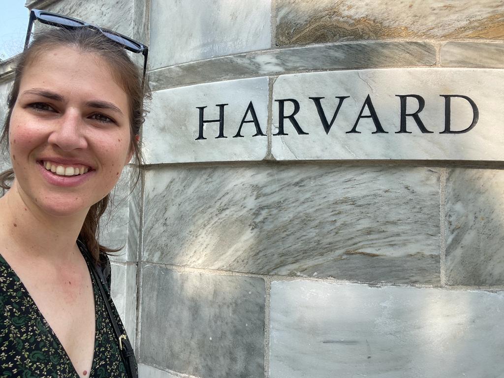 Today, I am starting a research visit at the @lindvalllab at @DanaFarber @Harvard! During my stay, I will learn and talk about #artificialintelligence in #palliativecareresearch.

So excited to have already met some colleagues @amaranwosu @DurieuxBrigitte

@BrighamWomens