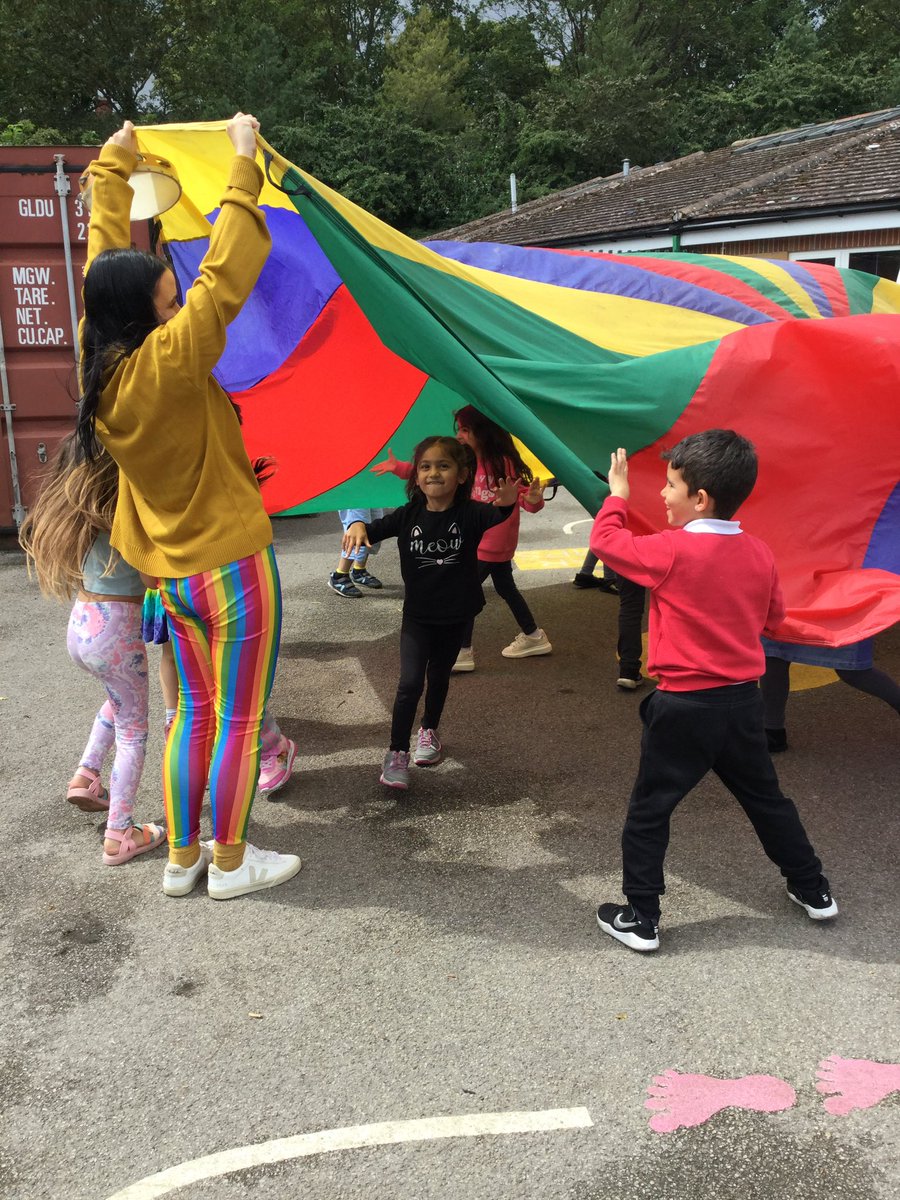 Y1Lambert's tweet photo. What a colourful day! 🌈 https://t.co/FZou7U2Oiq