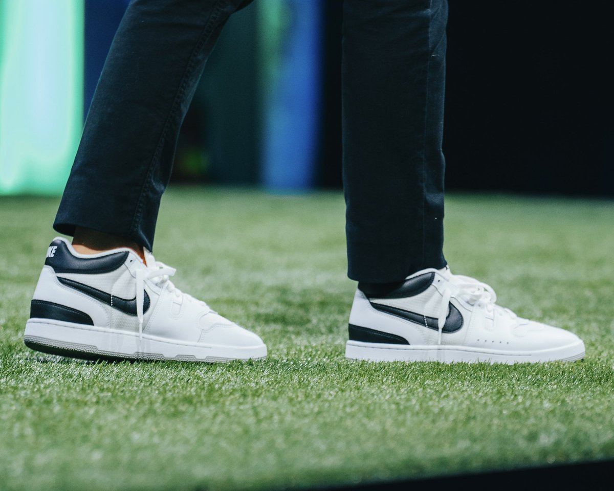 tony finau golf shoes