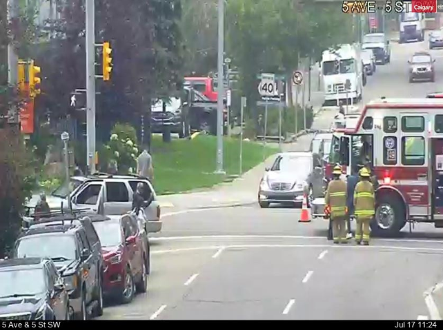 NewsRadioCGY's tweet photo. Lots of delays in multiple directions as a result of a crash on 4th Ave and 5 St SW.
Left lane is blocked, but multiple lanes are impacted at the moment.
#yyc #YYCtraffic #ABroads #CalgaryTraffic https://t.co/yPTUNvPZVm