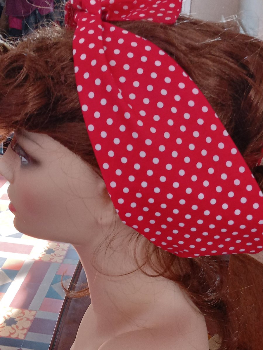 Art2Wear's tweet photo. Complete your 50s Look with one of our new headscarves https://t.co/Djl7GZjktw
