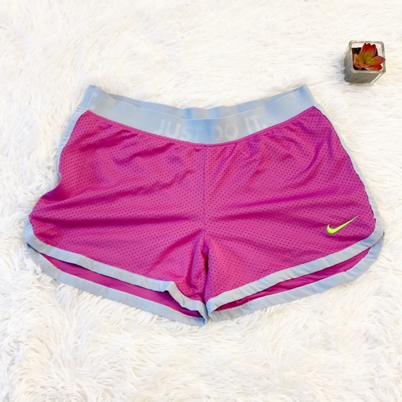 JOzUSA95's tweet photo. So good I had to share! Check out all the items I'm loving on @Poshmarkapp #poshmark #fashion #style #shopmycloset #laurenralphlauren #chadwicks #nike: https://t.co/q3o933kldg https://t.co/oiJqogBXnN