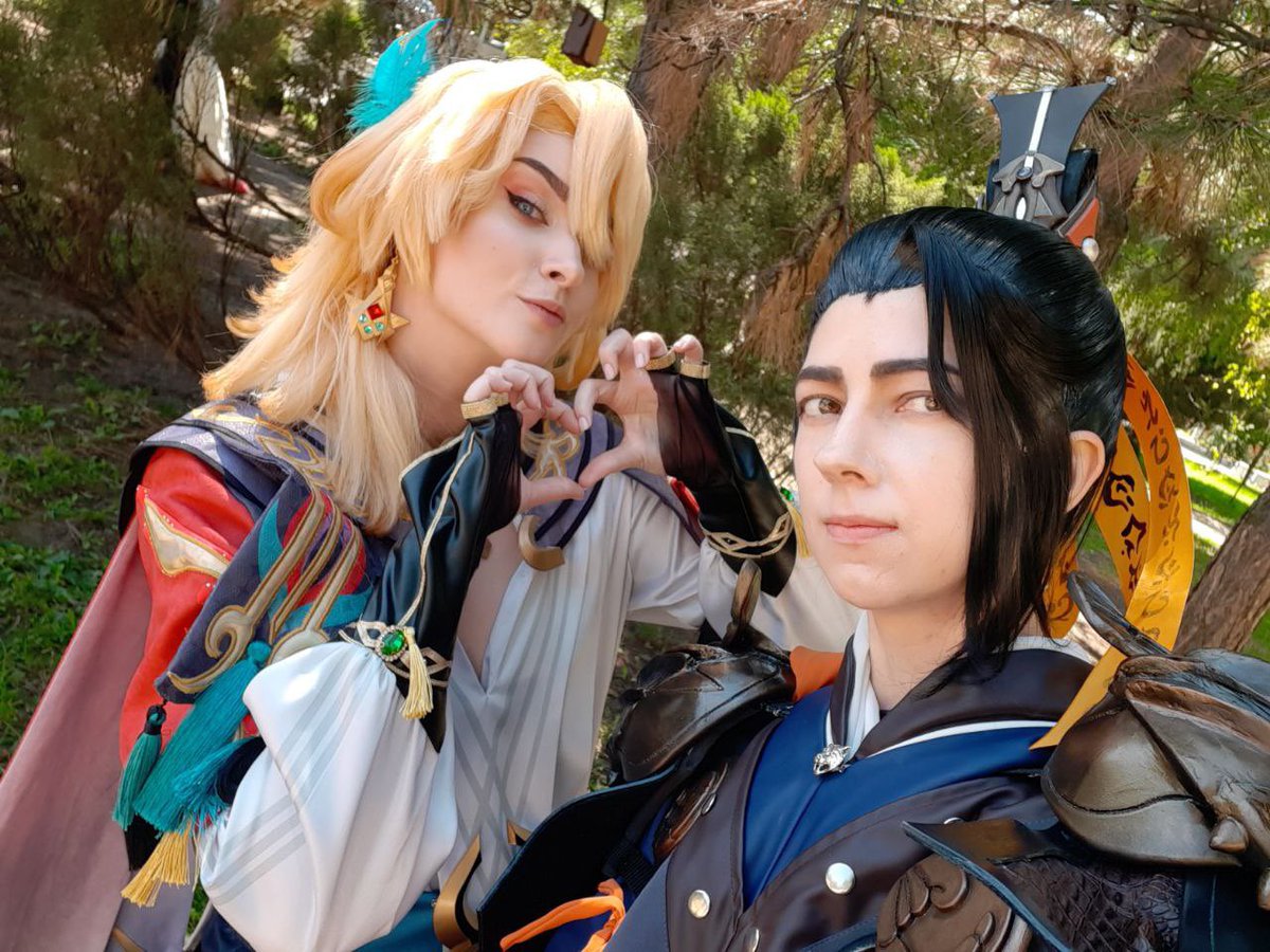 pleasesatan's tweet photo. И с @liu_shidi ❤️💙 https://t.co/qHskbXrqMV
