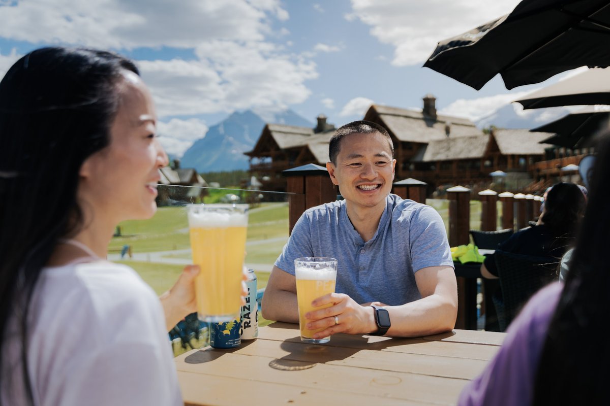 Attention craft beer lovers 🍻 Join us for the Grizzly Beer Festival on July 22 for sun, views and craft beverages. #justlakeit #lakelousie #skilouise