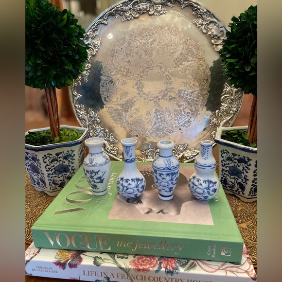 slhp27's tweet photo. So good I had to share! Check out all the items I'm loving on @Poshmarkapp #poshmark #fashion #style #shopmycloset #vintage #jcrew: https://t.co/Ex6IaxFQc1 https://t.co/eoVpw5vTgz