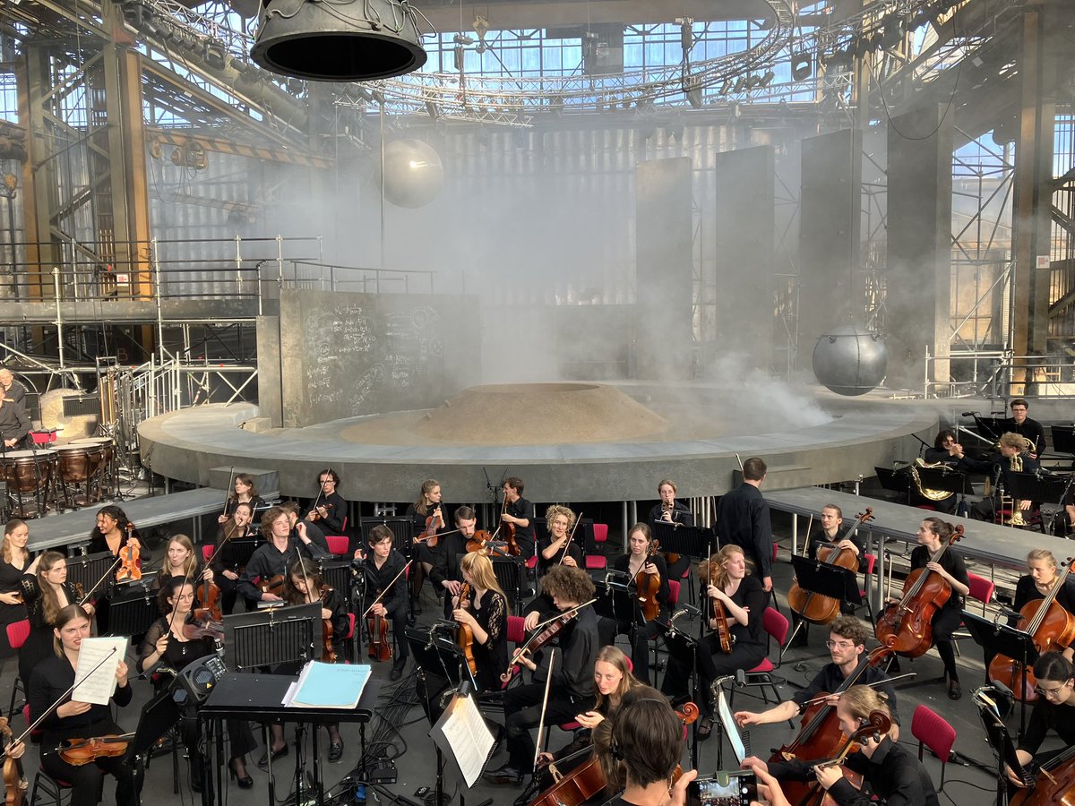 pwbogaart's tweet photo. Orkest is er helemaal klaar voor. Prachtig ook zo, in de Werkspoorkathedraal! #DoctorAtomic

(Niet vergeten ook naar toe te gaan!) https://t.co/2zmwWJFkzI