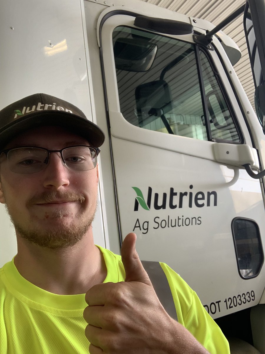 DubC_MensLax's tweet photo. Summer Internship Spotlight with junior goalie Cody Everly!

“This summer I am working at Nutrien AG Solutions in Blissfield Michigan”

#WeAreDubC https://t.co/LgHpnhHAxq