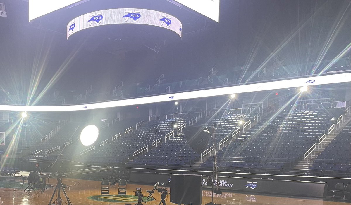 backdoorcuts's tweet photo. Ready to gain knowledge from Coach K and Roy. #WRBB https://t.co/aKsOKsBtuq