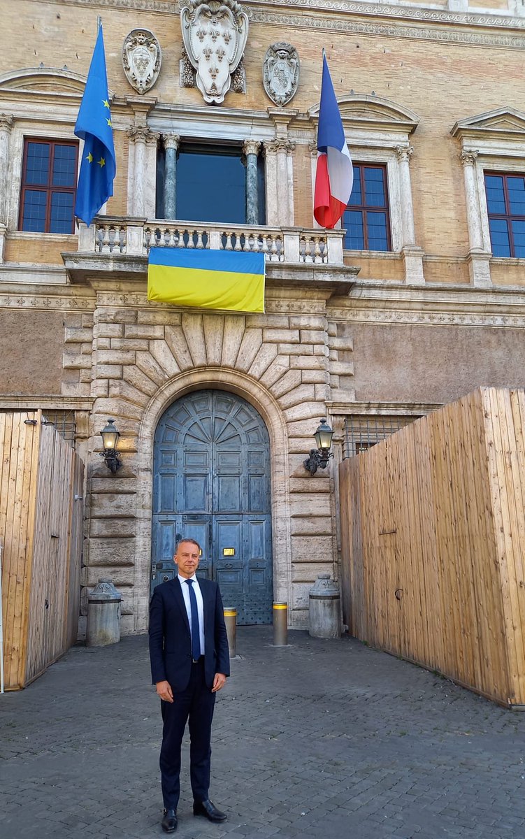 Martin Briens (@martin_briens) on Twitter photo Très heureux d’être arrivé à Rome en tant qu’Ambassadeur de France en Italie. Travailler pour approfondir et promouvoir la relation bilatérale franco-italienne est un grand honneur !
<a href="/FranceenItalie/">La France en Italie 🇫🇷🇪🇺</a>
<a href="/francediplo/">France Diplomatie 🇫🇷🇪🇺</a> Très heureux d’être arrivé à Rome en tant qu’Ambassadeur de France en Italie. Travailler pour approfondir et promouvoir la relation bilatérale franco-italienne est un grand honneur !
<a href="/FranceenItalie/">La France en Italie 🇫🇷🇪🇺</a>
<a href="/francediplo/">France Diplomatie 🇫🇷🇪🇺</a>