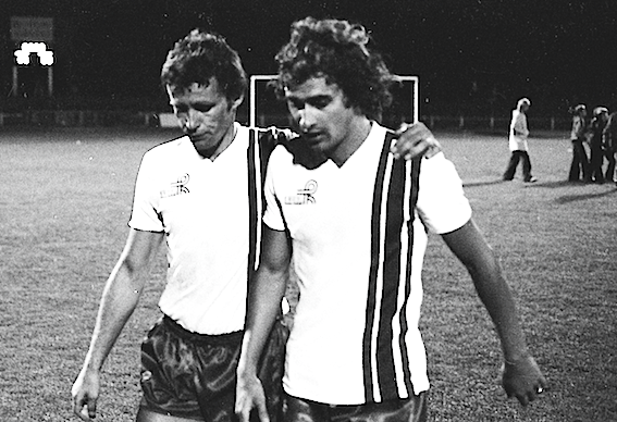 michelkollar's tweet photo. 17 juillet 1977 : Branko #Radovic, 2 matches au @PSG_inside et puis s'en va... 🔴🔵 https://t.co/1hbJTcL5QM https://t.co/yyaNLwsEn8