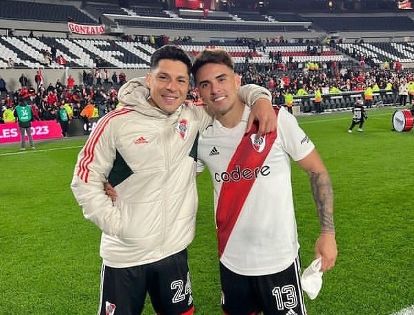 _lucafre's tweet photo. Enzo, Enzo con Enzo, Enzo con Enzo y Enzo con el Enzo y Enzo. https://t.co/PLYqgbOBjz