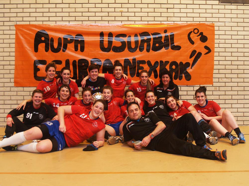 Hurrengo denboraldira begira eskubaloian jolastu nahi baduzu Senior Neska mailan, ASTEAZKEN honetan 17:30tan bilera burutuko dugu Oiardo kiroldegiko bilera-gelan. Anima zaitez!! Interesa badaukazu eta ezin bazara etorri, idatzi iezaguzu kontu hau edo instagram bitartez!