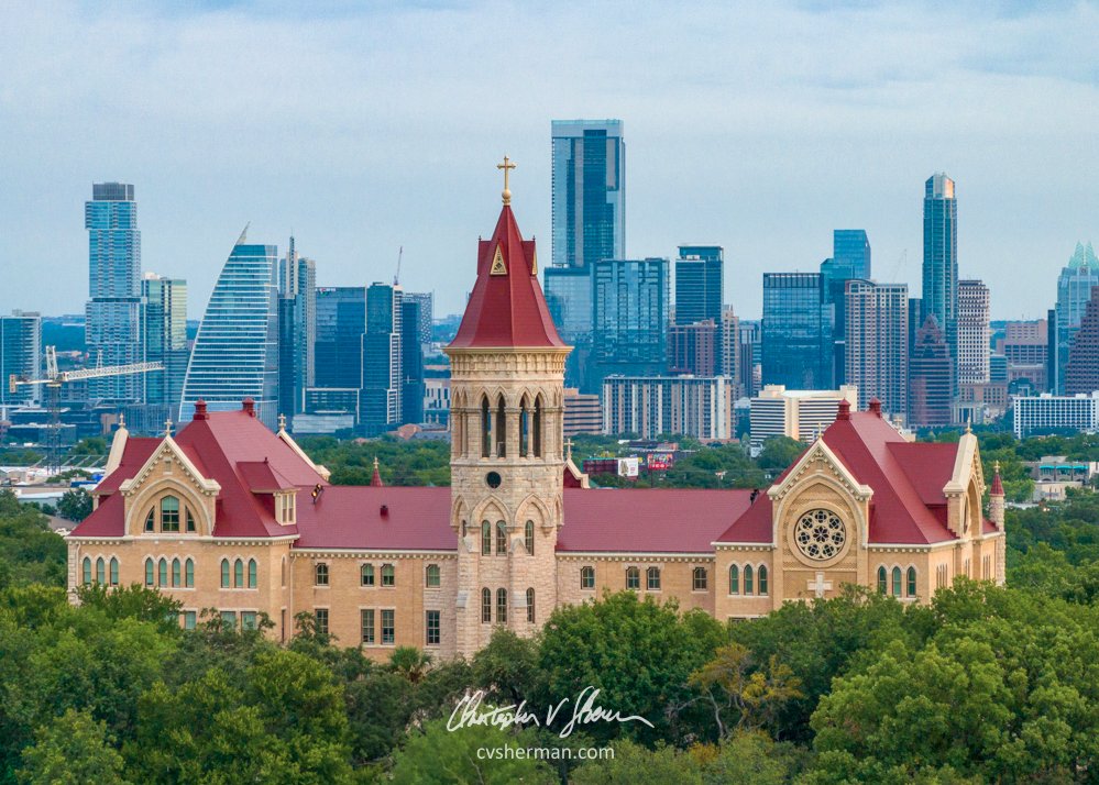 cvsherman's tweet photo. St. Edwards University Main Building in front of the Austin, Texas skyline. https://t.co/eeO9NMIGrp

#stedwardsu @stedwardsu #atx #austintx #texas https://t.co/s9B7pJ4VQE