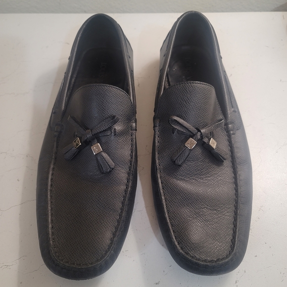 Keepinitretro7's tweet photo. So good I had to share! Check out all the items I'm loving on @Poshmarkapp #poshmark #fashion #style #shopmycloset #louisvuitton: https://t.co/tOaY00C4GZ https://t.co/qlRN1zswoP