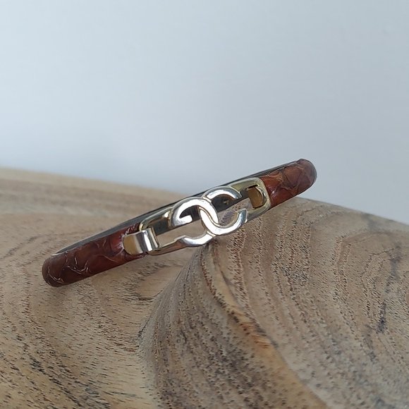 So good I had to share! Check out all the items I'm loving on <a href="/Poshmarkapp/">Poshmark</a> from @greenmtngems <a href="/V_C_S_F/">VintageClothingSF</a> #poshmark #fashion #style #shopmycloset #brandit #sonoma #gucci: posh.mk/OfBq4vO4vBb