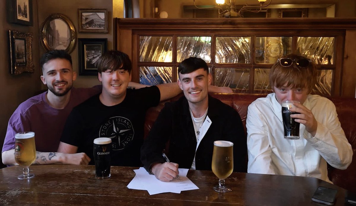 TheKsUK's tweet image. Who wants an album? 

@LABRecords / @ada_music