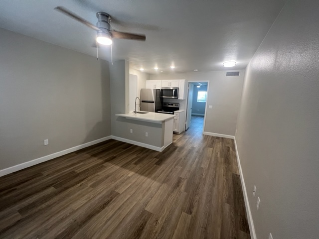 PromontoryApts's tweet photo. Don't Miss OUT! Call, Stop by, or apply online for this amazing, renovated Dove Floor Plan, 1 bed/1 bath!

(520) 887.8556
https://t.co/zyfiqP0AGj
#LoveWhereYouLive #WeLoveOurResidents #Tucson #LuxuryRentals #PromontoryApartments https://t.co/lavn5eSHWq