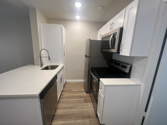 PromontoryApts's tweet photo. Don't Miss OUT! Call, Stop by, or apply online for this amazing, renovated Dove Floor Plan, 1 bed/1 bath!

(520) 887.8556
https://t.co/zyfiqP0AGj
#LoveWhereYouLive #WeLoveOurResidents #Tucson #LuxuryRentals #PromontoryApartments https://t.co/lavn5eSHWq