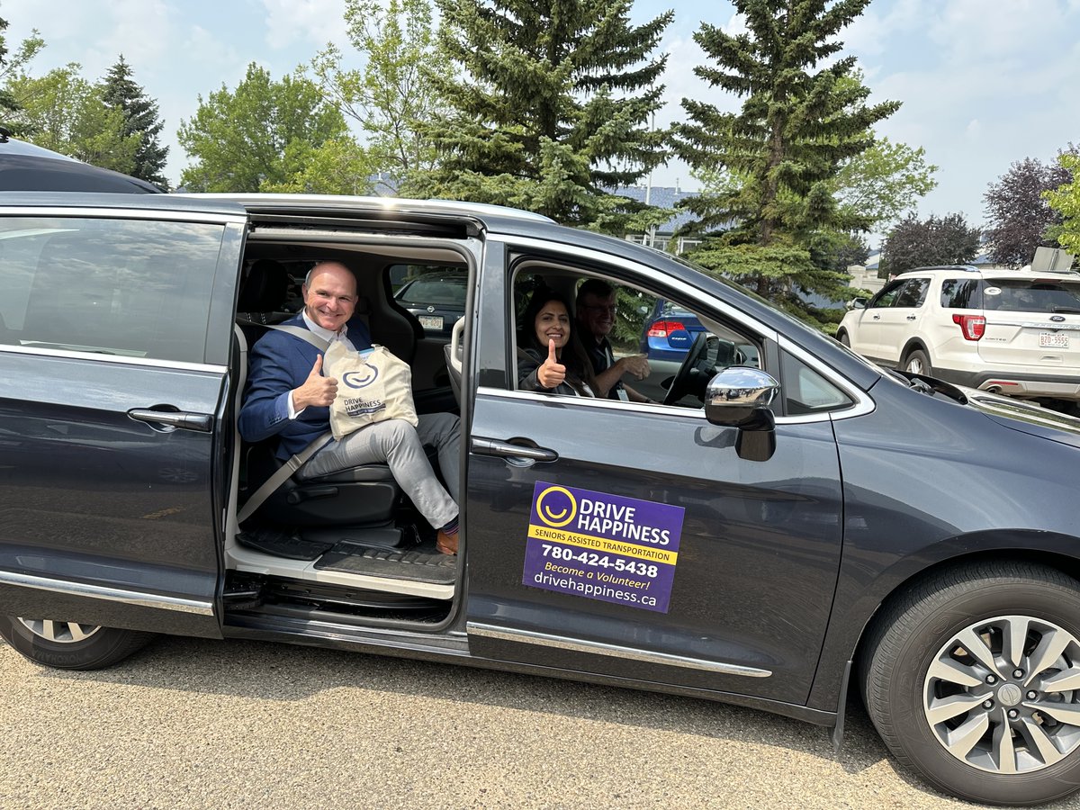 🚨 The Minister of Seniors, Kamal Khera, was in Edmonton today to make an #AgeWellAtHome announcement to help seniors in Alberta and Saskatchewan to age in their own homes for as long as possible!  

Learn more ➡️ ow.ly/fmQs50Peq8a