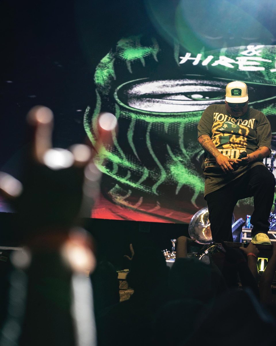 Txdrumr1's tweet photo. Hometown gigs have been hitting different. @gioandtheguns 📸@brassknucklevision #gthg #tejanopunkboyz #concert #concertphotography https://t.co/vE7FWC3cf1