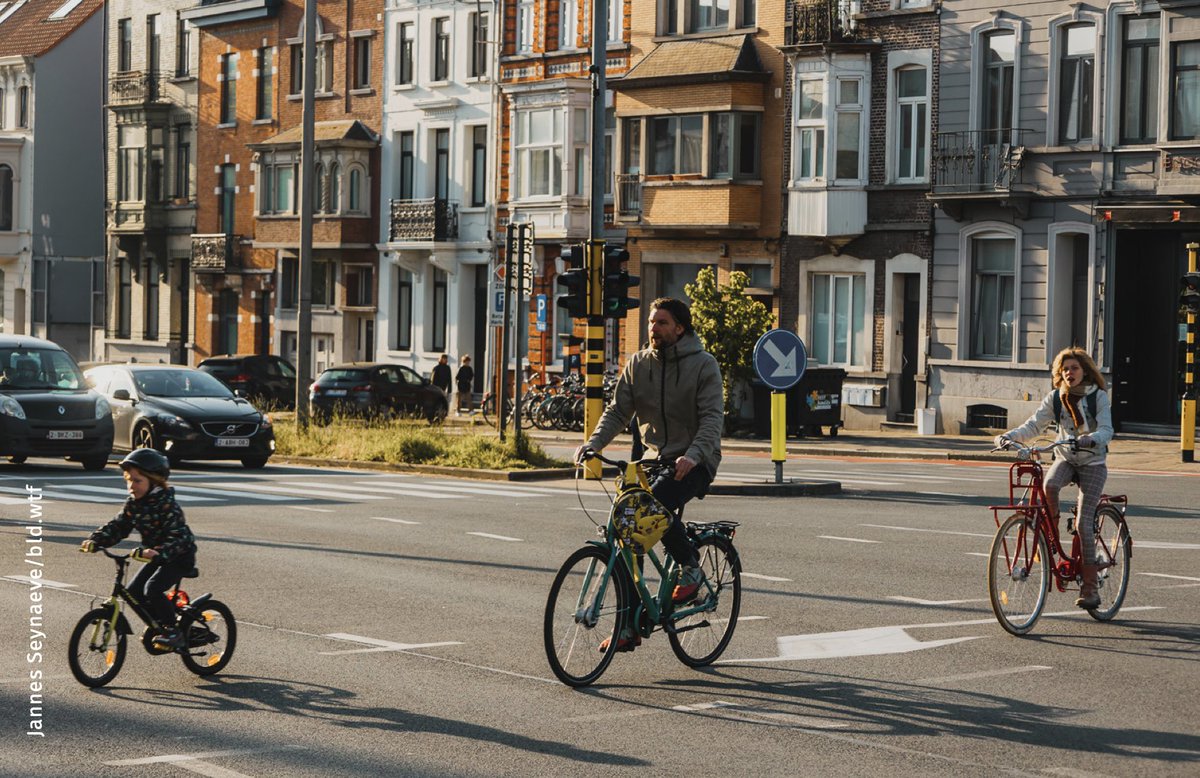 Nieuwe samenwerkingsovereenkomst én een fietsambitie

De Vereniging van Vlaamse Steden en Gemeenten en het Departement Mobiliteit en Openbare Werken sloten een nieuwe samenwerkingsovereenkomst voor de werking van het kenniscentrum Fietsberaad Vlaanderen. 

buff.ly/3qP0krt