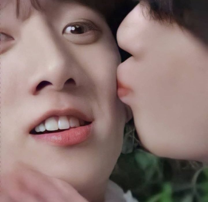 taekook ᴳᵒˡᵈᵉⁿ ᴸᵃʸᵒ⁽ꪜ⁾ᵉʳ ( slow ) (@hourlytkhands) on Twitter photo 