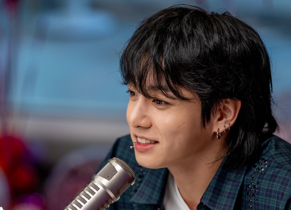 GoldenJKUnivers's tweet photo. Our Pop Star Jungkook 🫶 https://t.co/jHmYGOZoxt