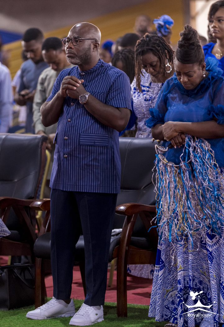 RoyalHseChapel's tweet photo. Sunday celebration service was a recap from Royal Ladies Camp 2023. With joy and celebration, we praised and thanked God for putting laughter in our mouth and giving us our miracles. 
In the name of Jesus, it's your time to laugh!  
#rlcamp2023 
#itsmytimetolaugh 
#CityOfShiloh https://t.co/r1QEkQgzZE