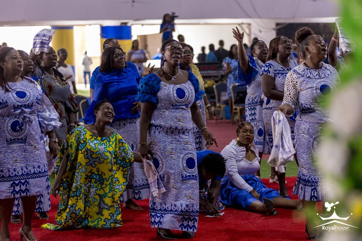 RoyalHseChapel's tweet photo. Sunday celebration service was a recap from Royal Ladies Camp 2023. With joy and celebration, we praised and thanked God for putting laughter in our mouth and giving us our miracles. 
In the name of Jesus, it's your time to laugh!  
#rlcamp2023 
#itsmytimetolaugh 
#CityOfShiloh https://t.co/r1QEkQgzZE