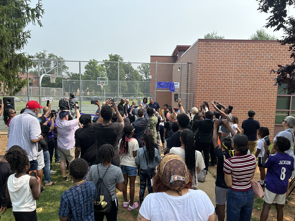 Mr. Perry tweet media