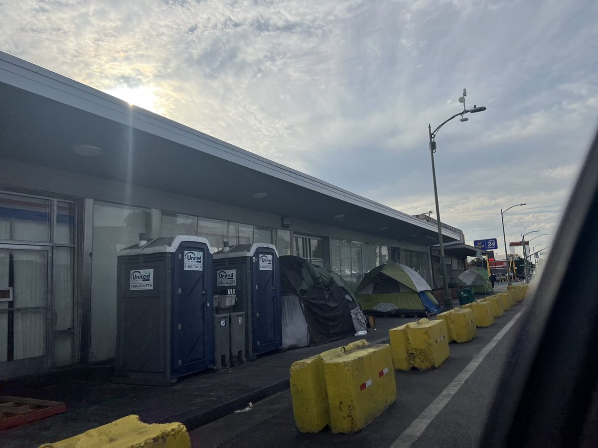 Victory4Oakland's tweet photo. Agenda includes renewing the declaration of a local emergency due to homelessness that has been in place for years. Still no plan from admin or Mayor to end the emergency or action to repeal + replace encampment management policy. (1/2) https://t.co/HsmSDbNzQ7