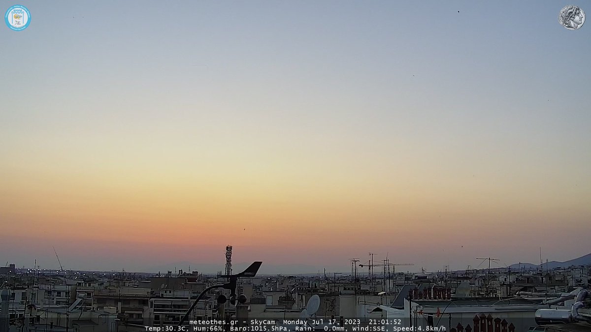 meteothesgr's tweet photo. 21:02, Dry, Temp:30.4C (Hi 33.4/Lo 26.9), Hum:65%, Baro:1015.4hPa, Wind:9.7km/h-S, Rain:  0.0mm-Forecast:https://t.co/hulPYF6NOB https://t.co/jLaqZzVaXY