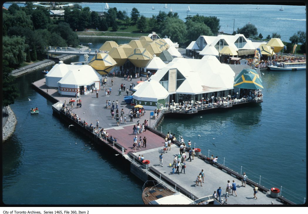 TorontoArchives's tweet photo. 1980s Ontario Place nostalgia. Bumper boats, restaurants, pedal boats, & waterslides! #TOHistory #TOSummer #TorontoArchives https://t.co/IqVPKJF7NB https://t.co/QKxReGV5Zs
